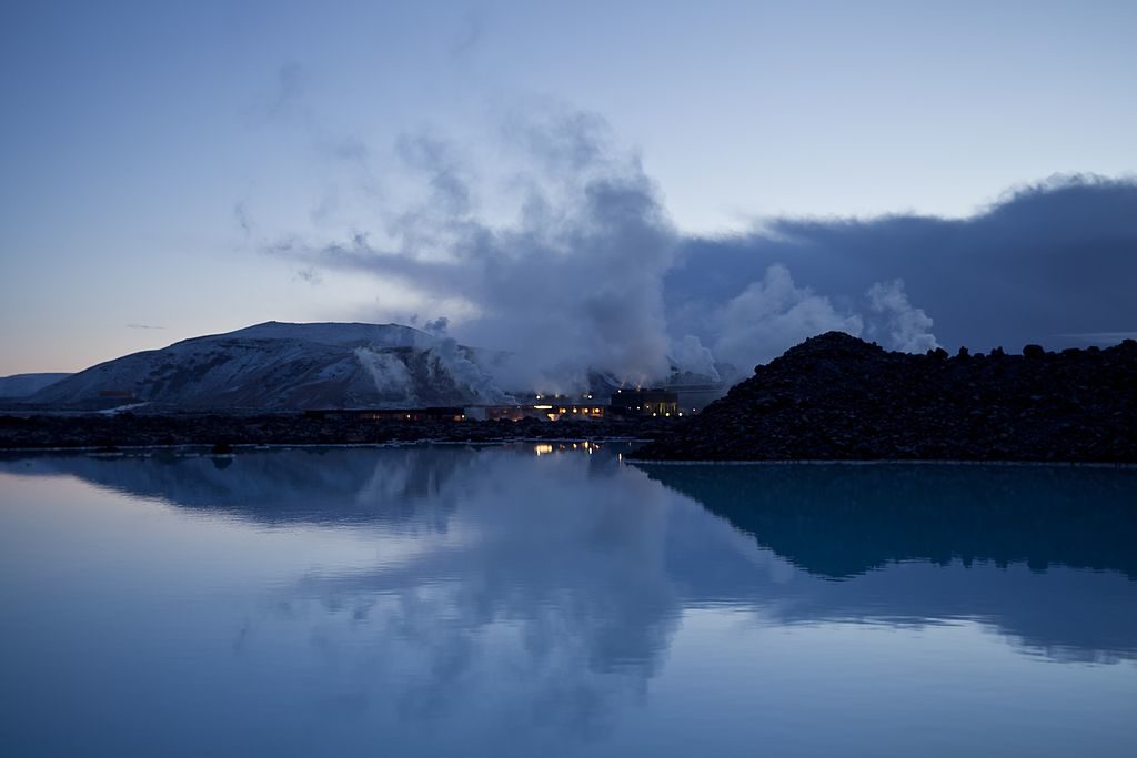 1024px-Iceland_Blue_Lagoon